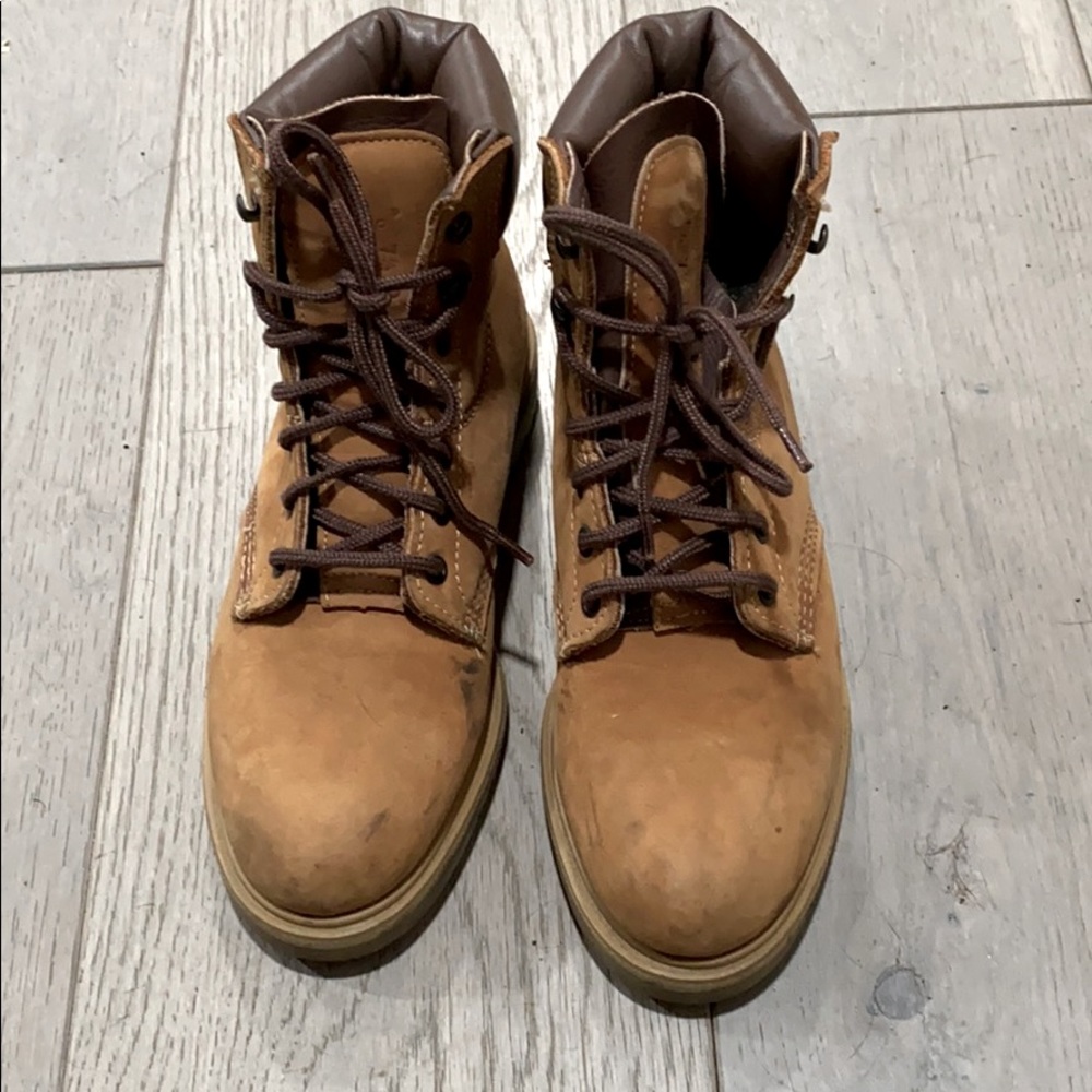 Women’s redwing boots used